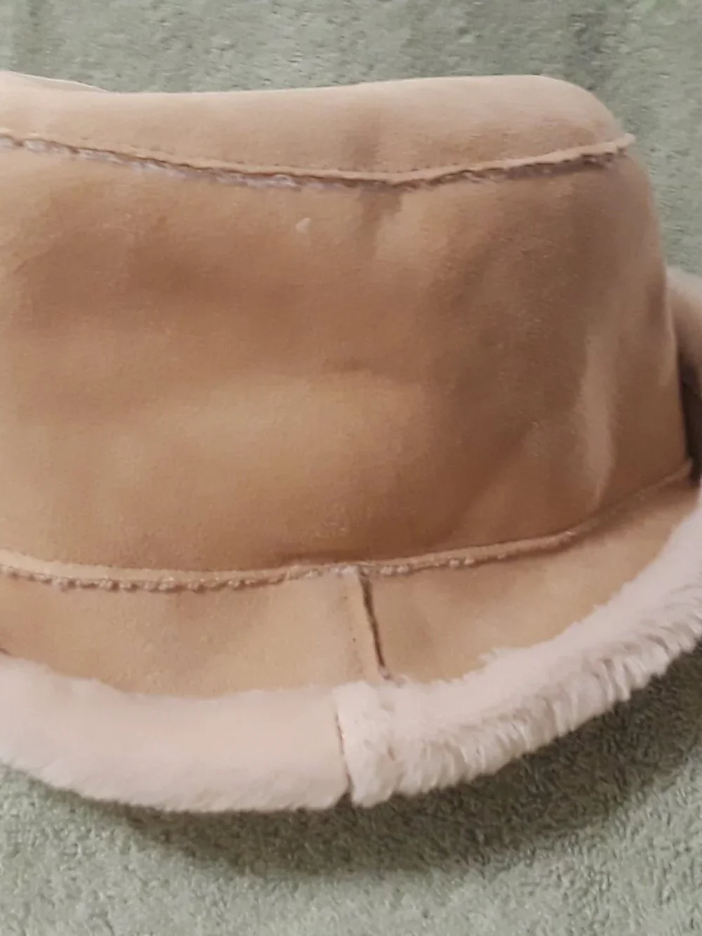 NWOT David & Young Tan & Cream Cozy Chic Faux Fur/Shearling Brim Bucket Hat 22